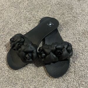 Shade & Shore Black Floral Applique Slide Sandals